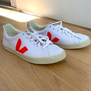 NEW Veja canvas sneakers, never worn!